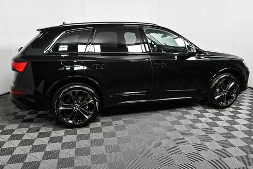 2025 Audi Q7 55 Premium Plus