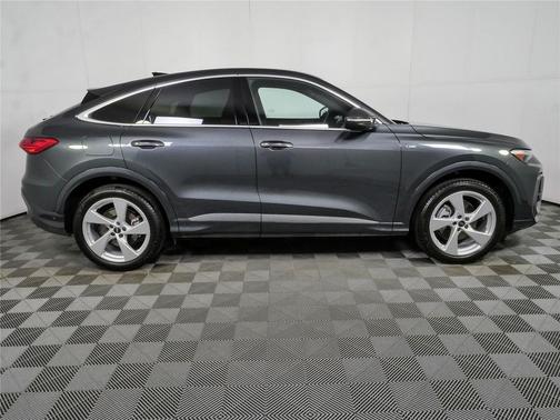 Tambora Gray Metallic 2025 Audi Q5 Prestige TFSI quattro S tronic