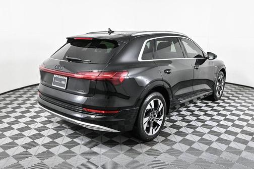 2022 Audi e-tron Premium
