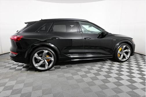 2023 Audi e-tron S Prestige quattro