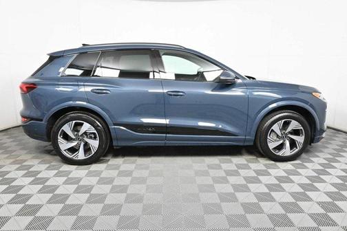 2025 Audi Q6 e-tron Premium quattro