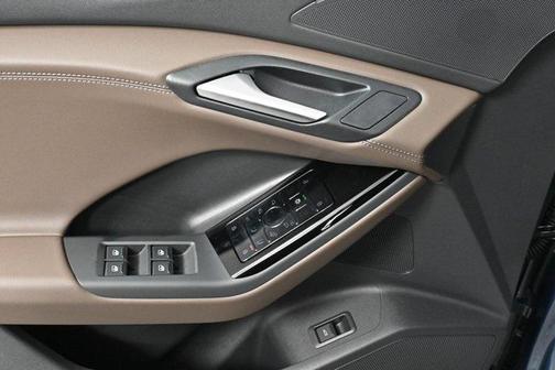 2025 Audi Q6 e-tron Premium quattro
