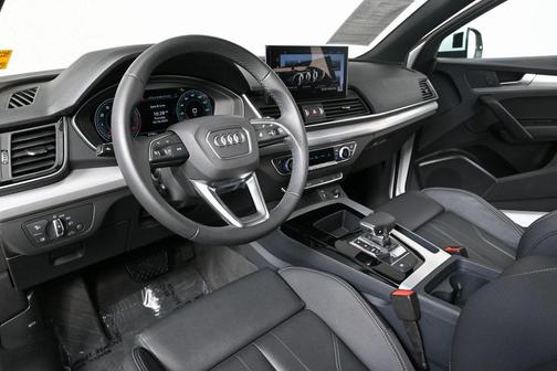 2025 Audi Q5 45 S line Premium