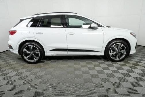 2024 Audi Q4 e-tron Premium Plus 55 quattro