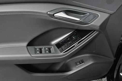 2025 Audi Q6 e-tron Premium quattro