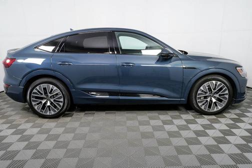 2024 Audi Q8 e-tron Prestige