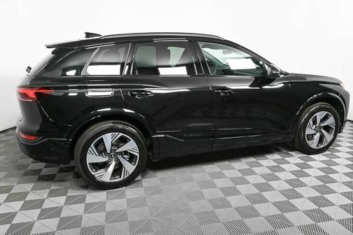 2025 Audi Q6 e-tron Premium Plus quattro