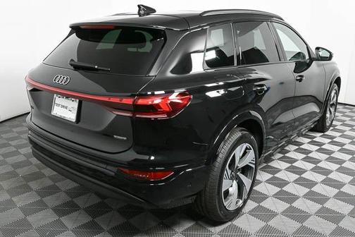2025 Audi Q6 e-tron Premium Plus quattro
