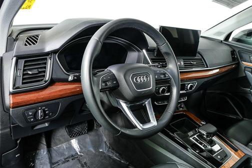 2023 Audi Q5 45 S line Premium Plus