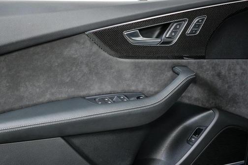 2022 Audi SQ8 4.0T Premium Plus