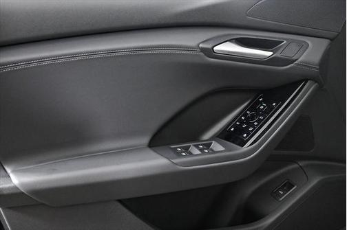 2025 Audi Q6 e-tron Premium quattro