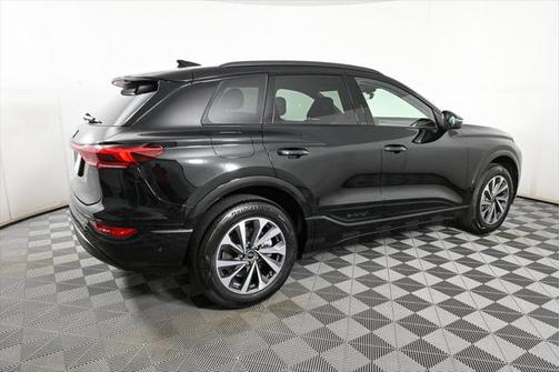 2025 Audi Q6 e-tron Premium quattro