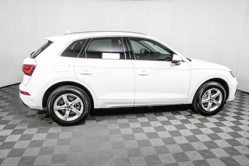2023 Audi Q5 40 Premium