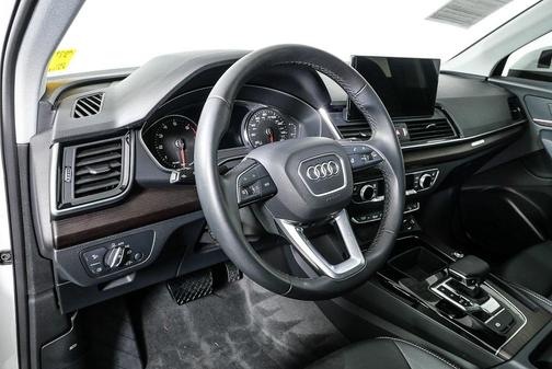 2023 Audi Q5 40 Premium