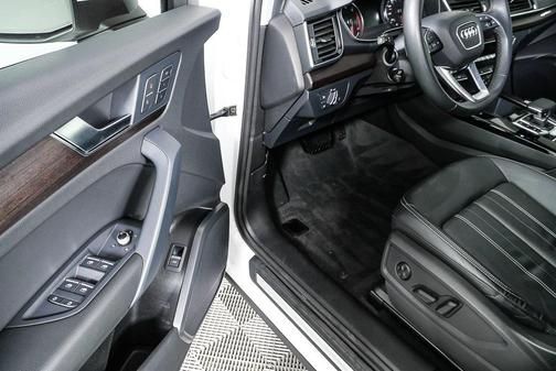 2023 Audi Q5 40 Premium