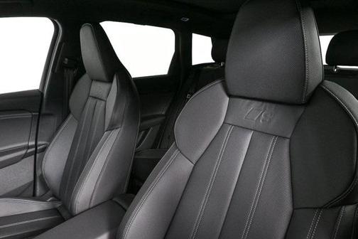 2025 Audi SQ6 e-tron Prestige quattro