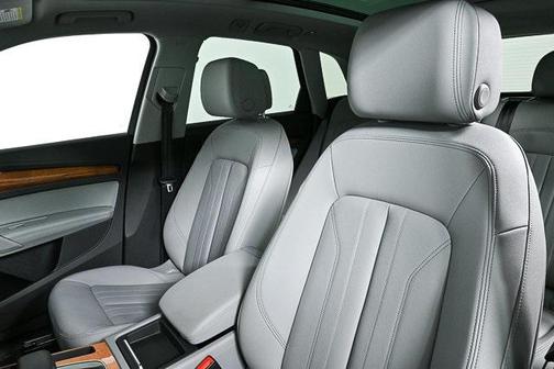 2022 Audi Q5 45 S line Premium Plus