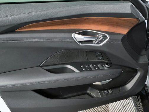 Suzuka Gray Metallic 2023 Audi e-tron GT Premium Plus quattro