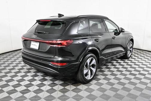 2025 Audi Q6 e-tron Premium quattro