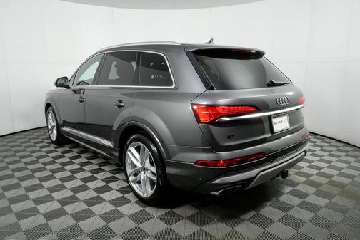 2025 Audi Q7 55 Premium Plus