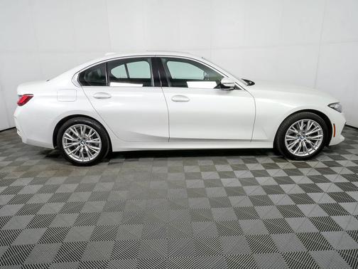 Mineral White Metallic 2024 BMW 330 330i