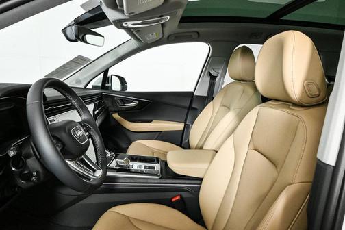 2025 Audi Q7 45 Premium Plus