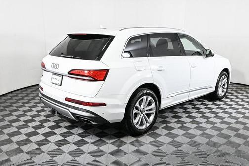 2025 Audi Q7 45 Premium Plus
