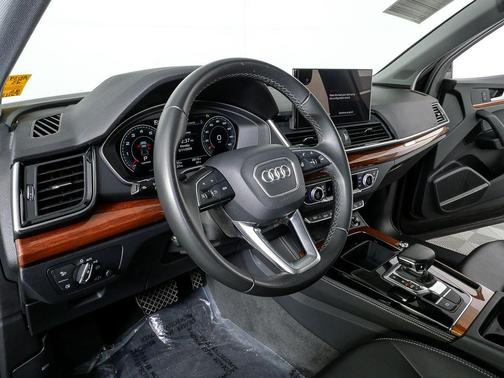 Mythos Black Metallic 2023 Audi Q5 45 S line Premium Plus