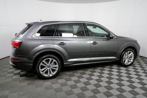 2025 Audi Q7 45 Premium Plus