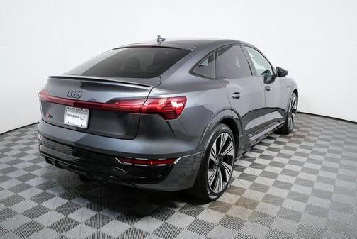 2024 Audi Q8 e-tron Prestige