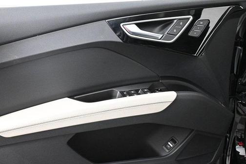 2025 Audi Q4 e-tron Premium Plus 55 quattro