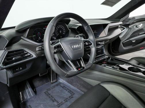 Mythos Black Metallic 2023 Audi RS e-tron GT quattro