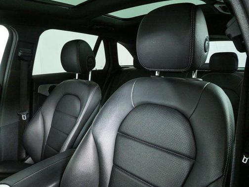 Black 2022 Mercedes-Benz GLC 300 Base