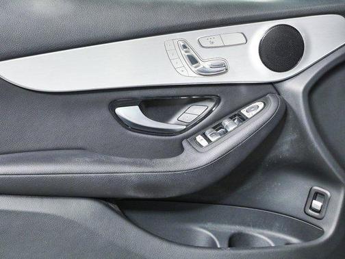 Black 2022 Mercedes-Benz GLC 300 Base