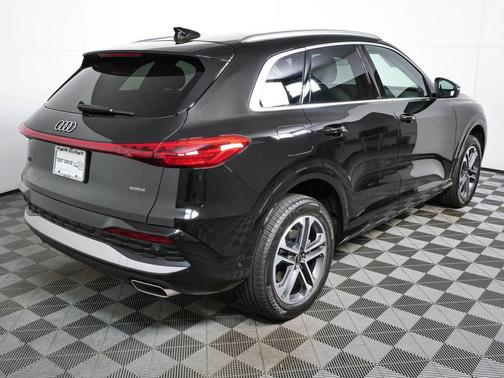 Black Metallic 2025 Audi Q5 Premium TFSI quattro S tronic