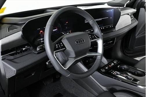2025 Audi Q6 e-tron Premium Plus quattro