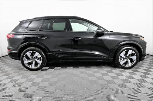 2025 Audi Q6 e-tron Premium Plus quattro