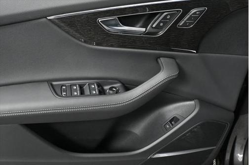 2025 Audi Q8 55 Premium Plus