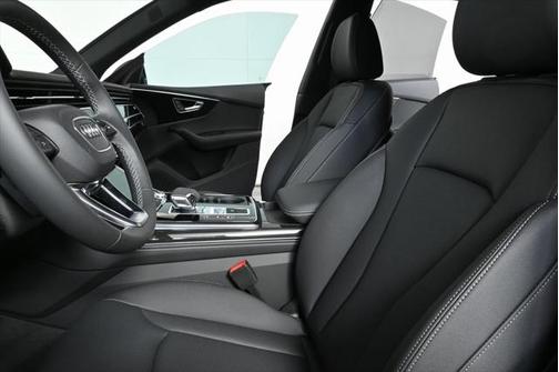 2025 Audi Q8 55 Premium Plus