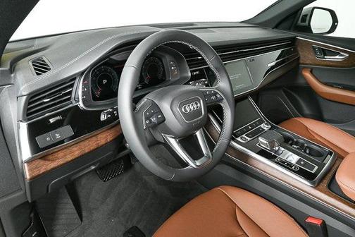 2025 Audi Q8 55 Premium