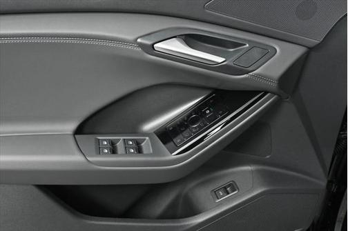 2025 Audi Q6 e-tron Premium quattro