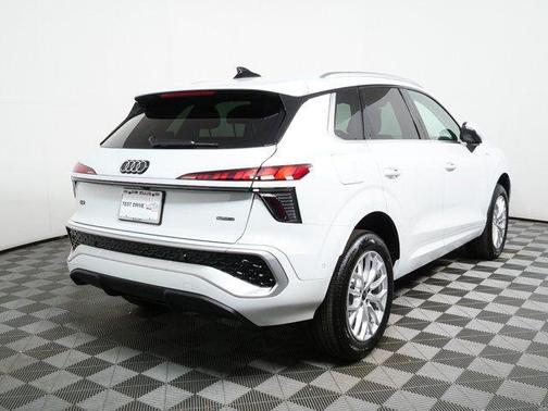 Glacier White Metallic 2026 Audi Q3 TFSI quattro S tronic