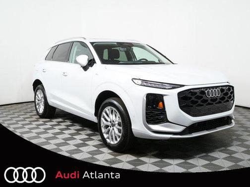 Glacier White Metallic 2026 Audi Q3 TFSI quattro S tronic