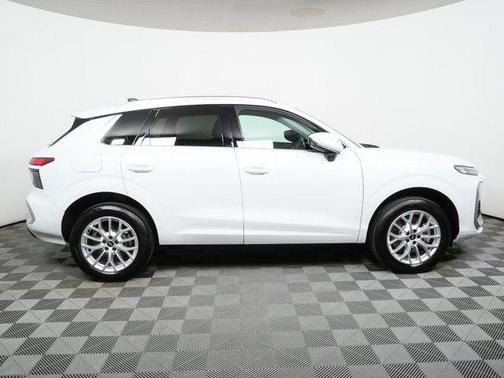 Glacier White Metallic 2026 Audi Q3 TFSI quattro S tronic