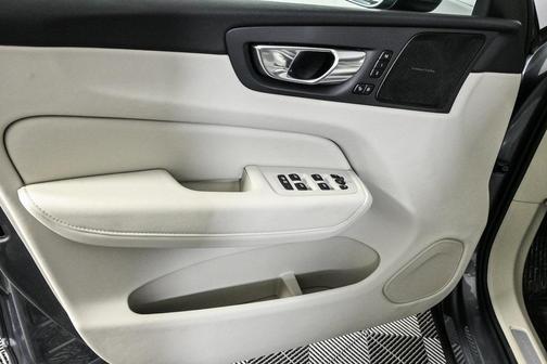 2021 Volvo XC60 Recharge Plug-In Hybrid T8 Inscription