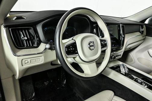 2021 Volvo XC60 Recharge Plug-In Hybrid T8 Inscription