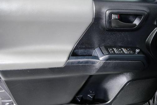 2017 Toyota Tacoma SR