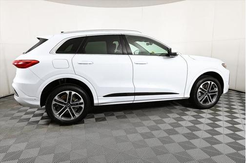 2025 Audi Q5 Premium