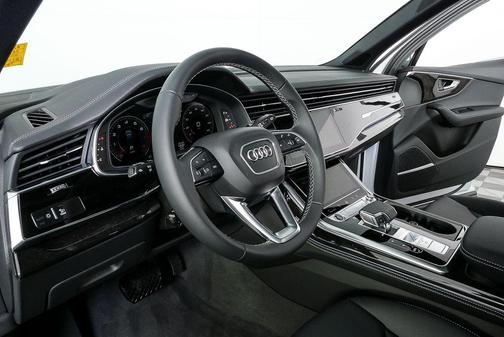2026 Audi Q7 55 Premium Plus