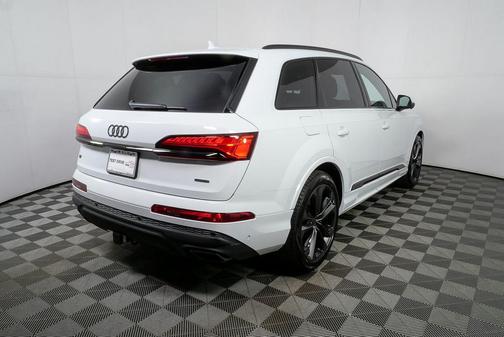 2026 Audi Q7 55 Premium Plus